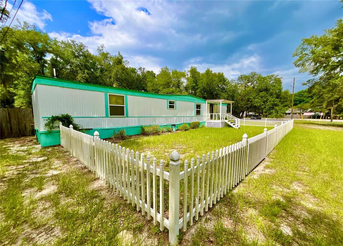 8232 SWAN LAKE ROAD — photo 12 of 52