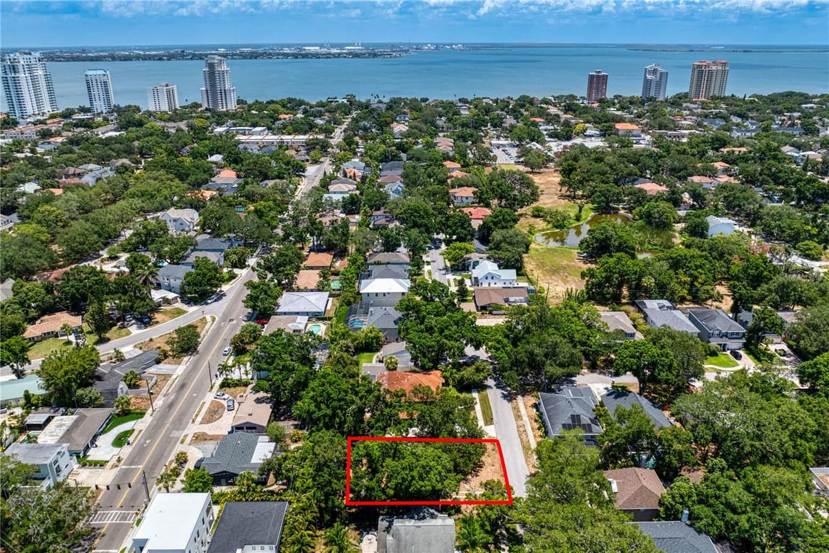 3403 BAY VILLA AVENUE — photo 1 of 5
