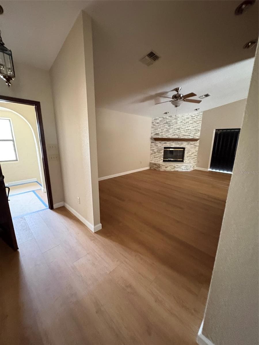 15810 REDINGTON DRIVE — photo 8 of 43