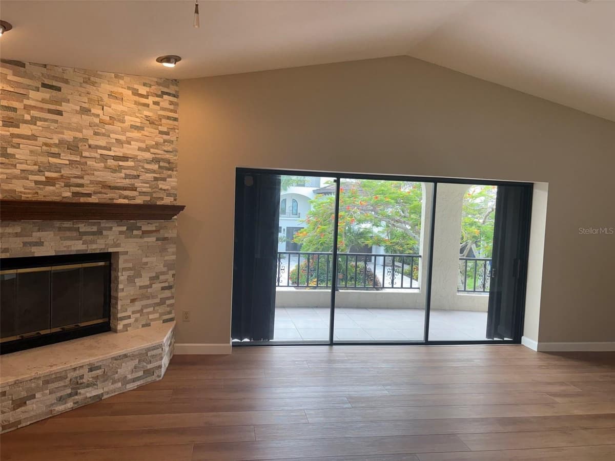 15810 REDINGTON DRIVE — photo 11 of 43