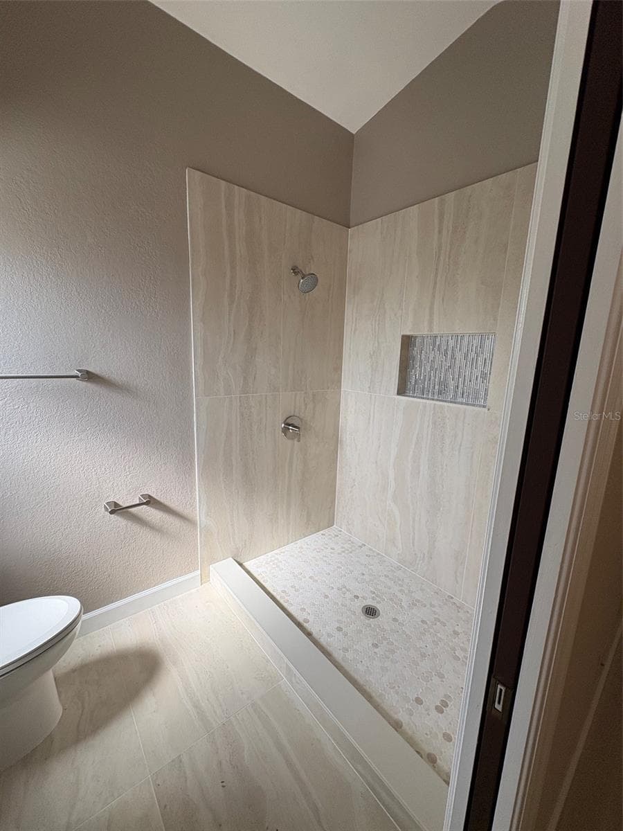 15810 REDINGTON DRIVE — photo 23 of 43