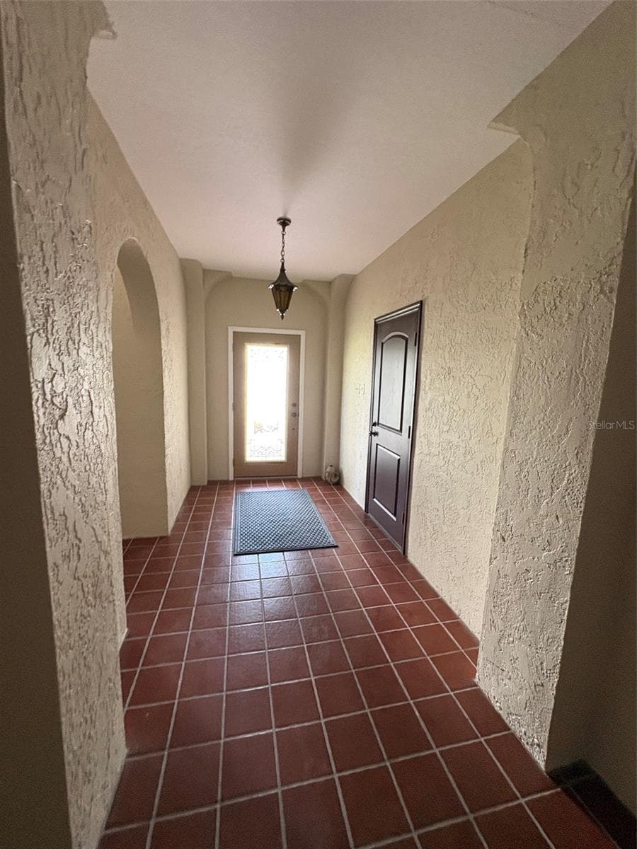 15810 REDINGTON DRIVE — photo 6 of 43
