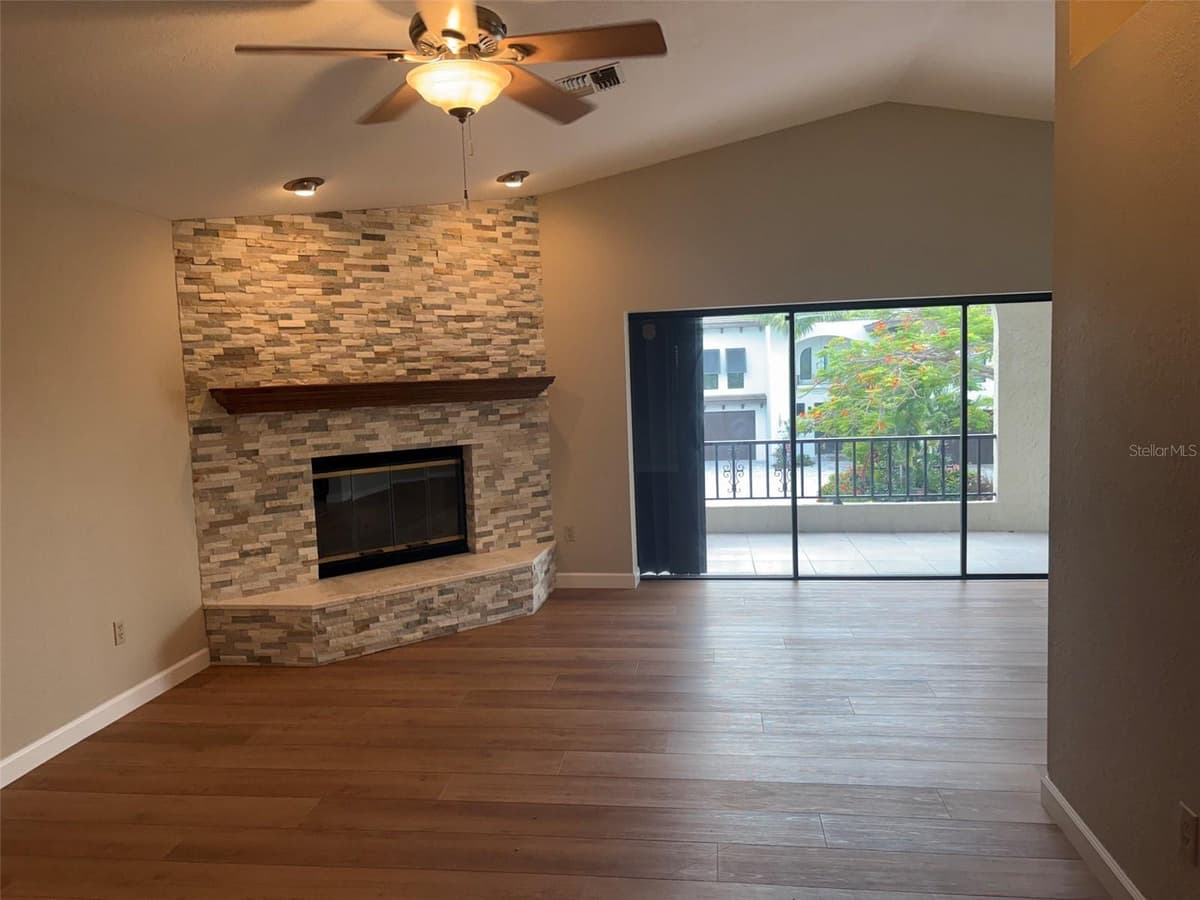 15810 REDINGTON DRIVE — photo 10 of 43