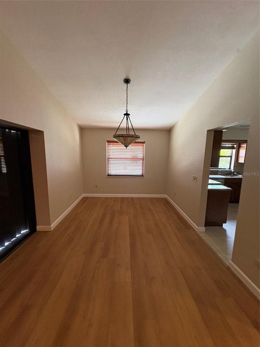 15810 REDINGTON DRIVE — photo 13 of 43
