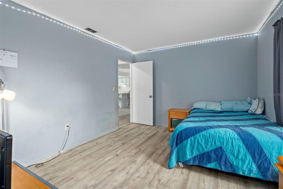 14058 SULLIVAN STREET — photo 25 of 33