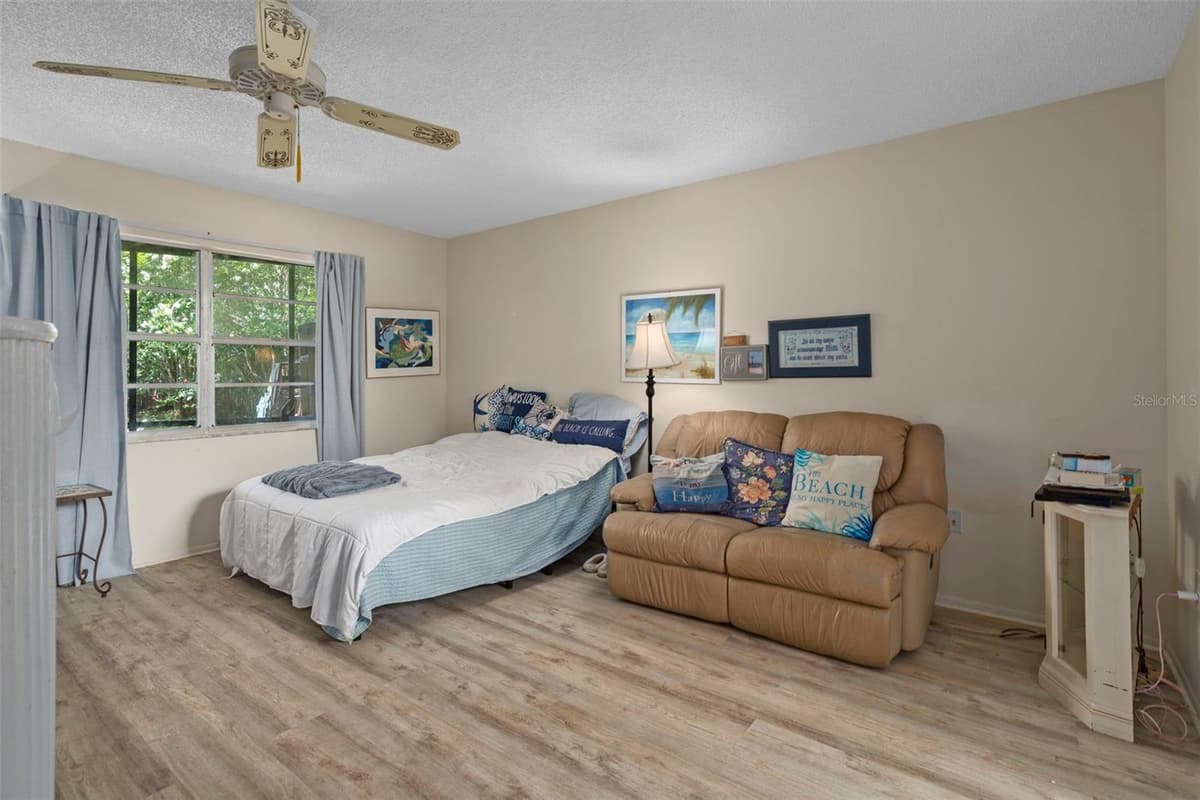 14058 SULLIVAN STREET — photo 11 of 33