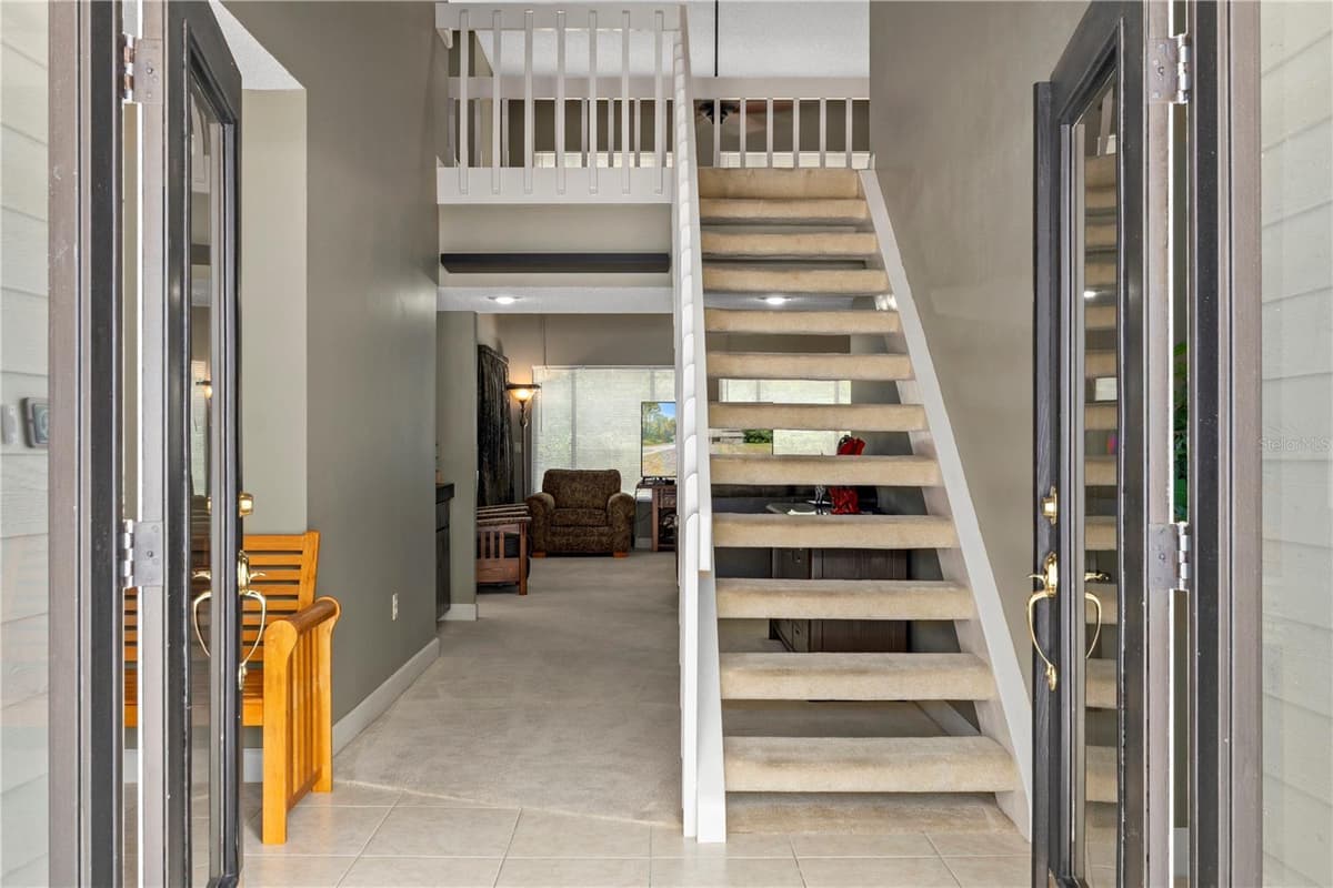 10 SYCAMORE COURT — photo 6 of 74