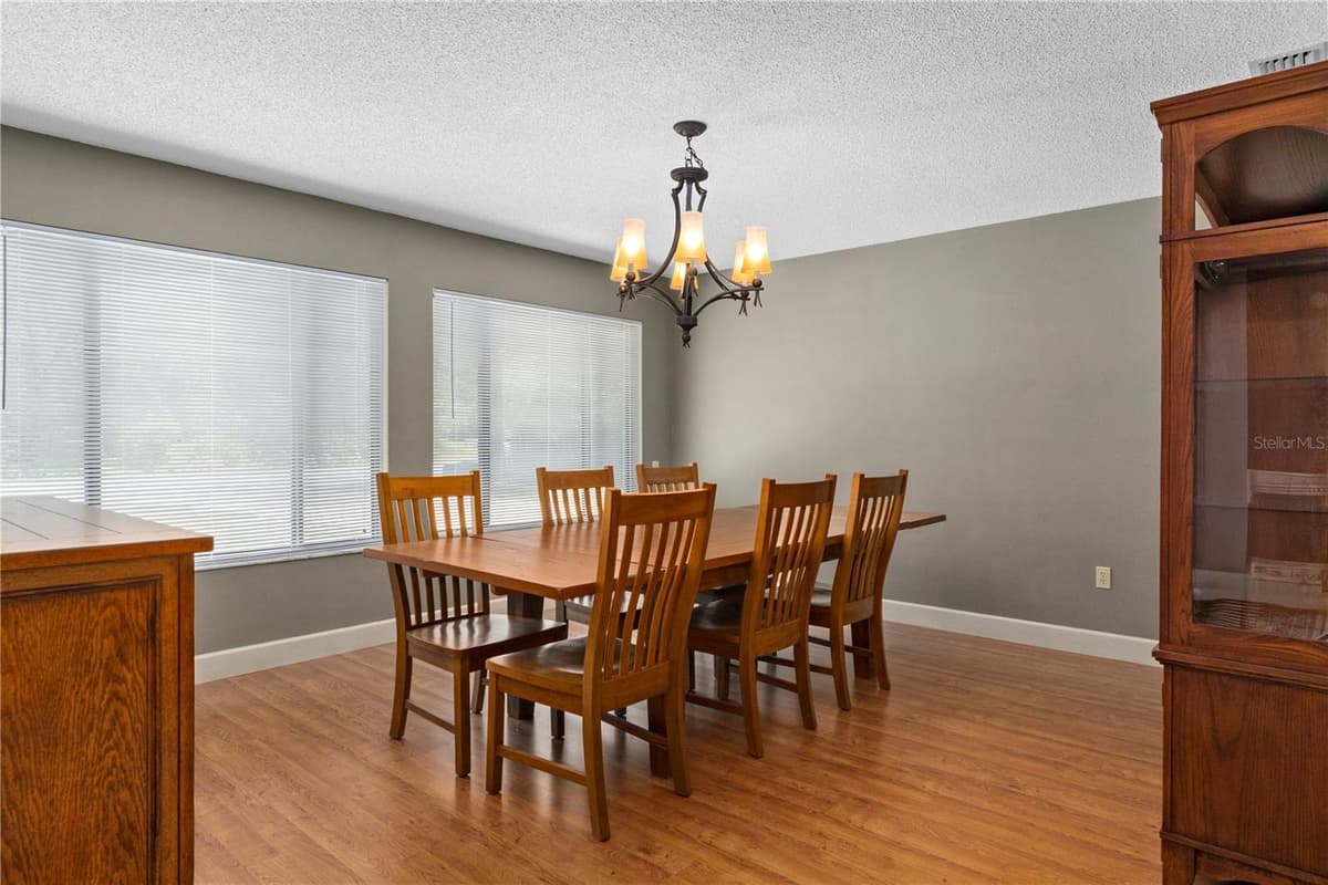 10 SYCAMORE COURT — photo 34 of 74