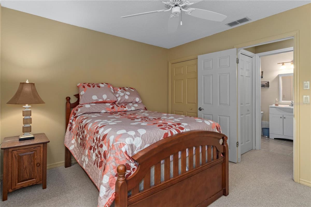 10 SYCAMORE COURT — photo 18 of 74