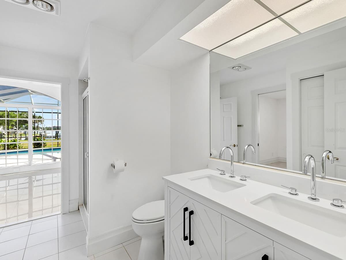 396 BAYSHORE DRIVE — photo 21 of 37