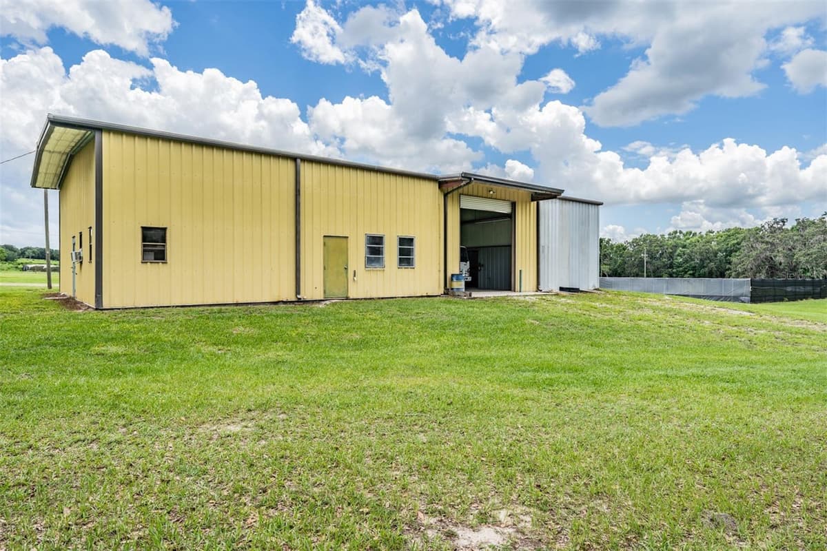 33144 MCCABE ROAD — photo 1 of 19