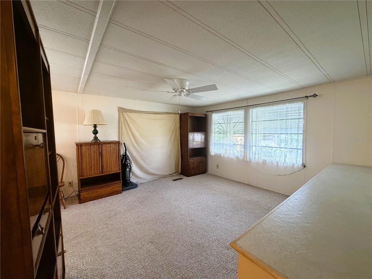 209 JACARANDA DRIVE — photo 10 of 33
