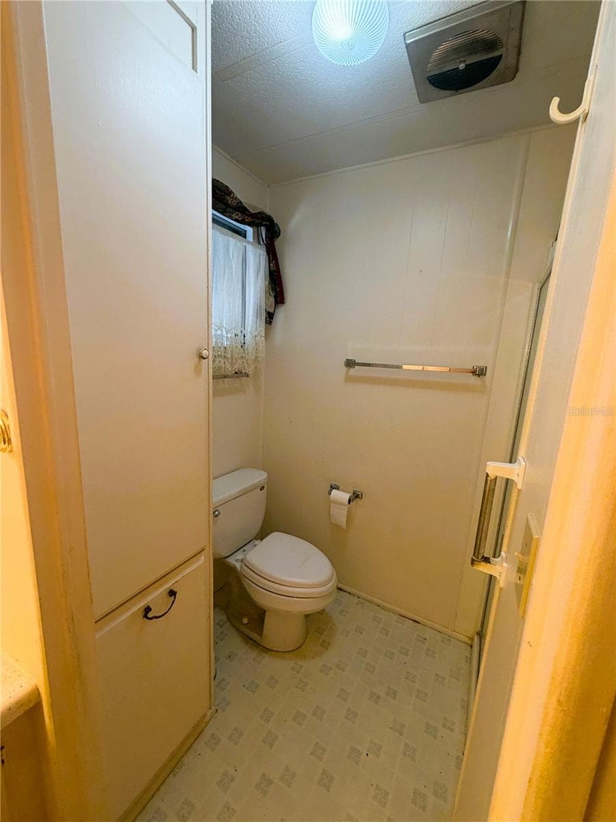 209 JACARANDA DRIVE — photo 24 of 33