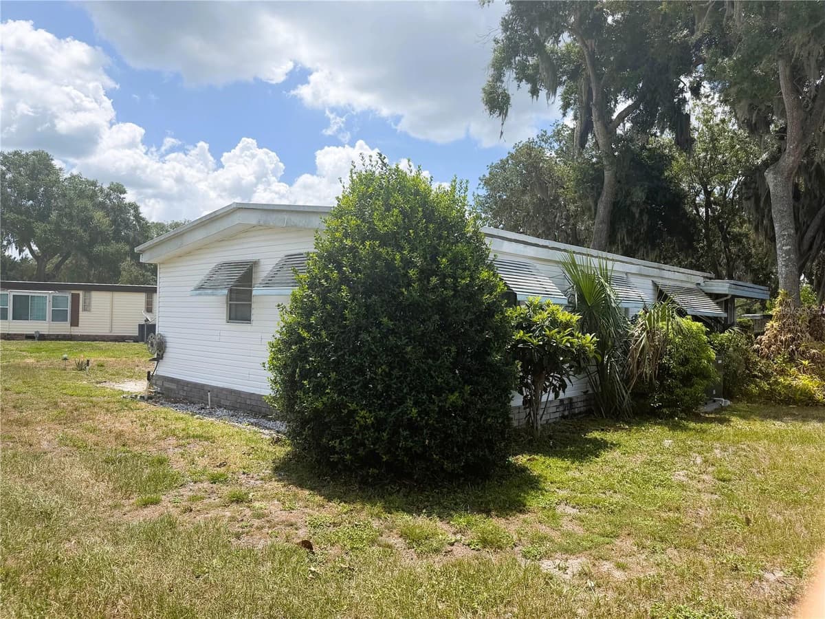 209 JACARANDA DRIVE — photo 32 of 33