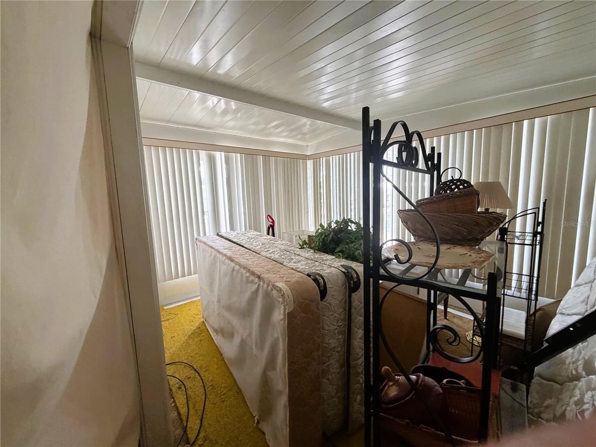 209 JACARANDA DRIVE — photo 12 of 33