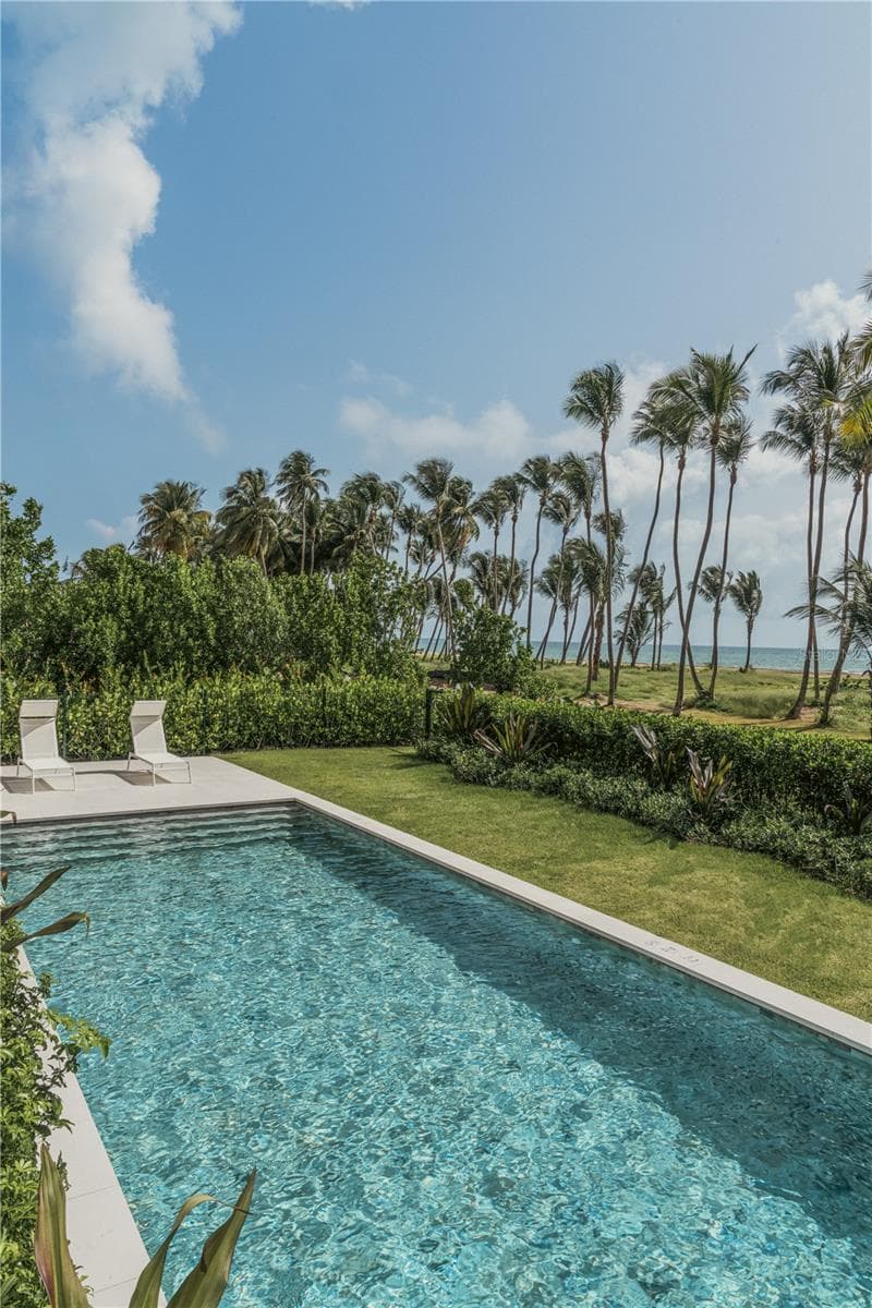 Ocean Drive FOUR SEASONS PRIVATE RESIDENCES — photo 9 of 10