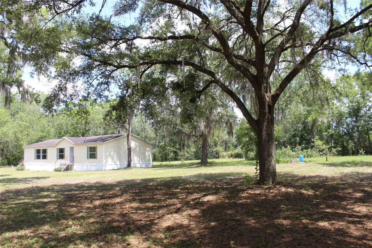 112 JUNIPER DRIVE — photo 17 of 38