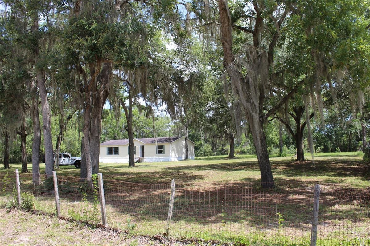 112 JUNIPER DRIVE — photo 4 of 38