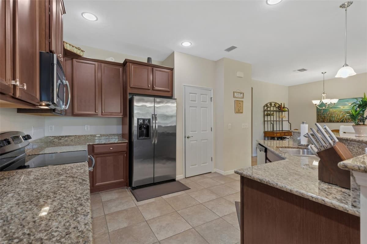 12841 SEASIDE KEY COURT — photo 11 of 34
