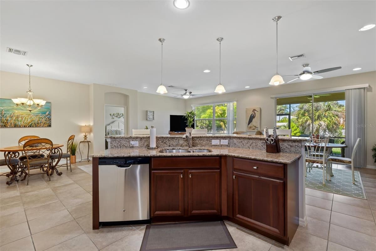 12841 SEASIDE KEY COURT — photo 13 of 34
