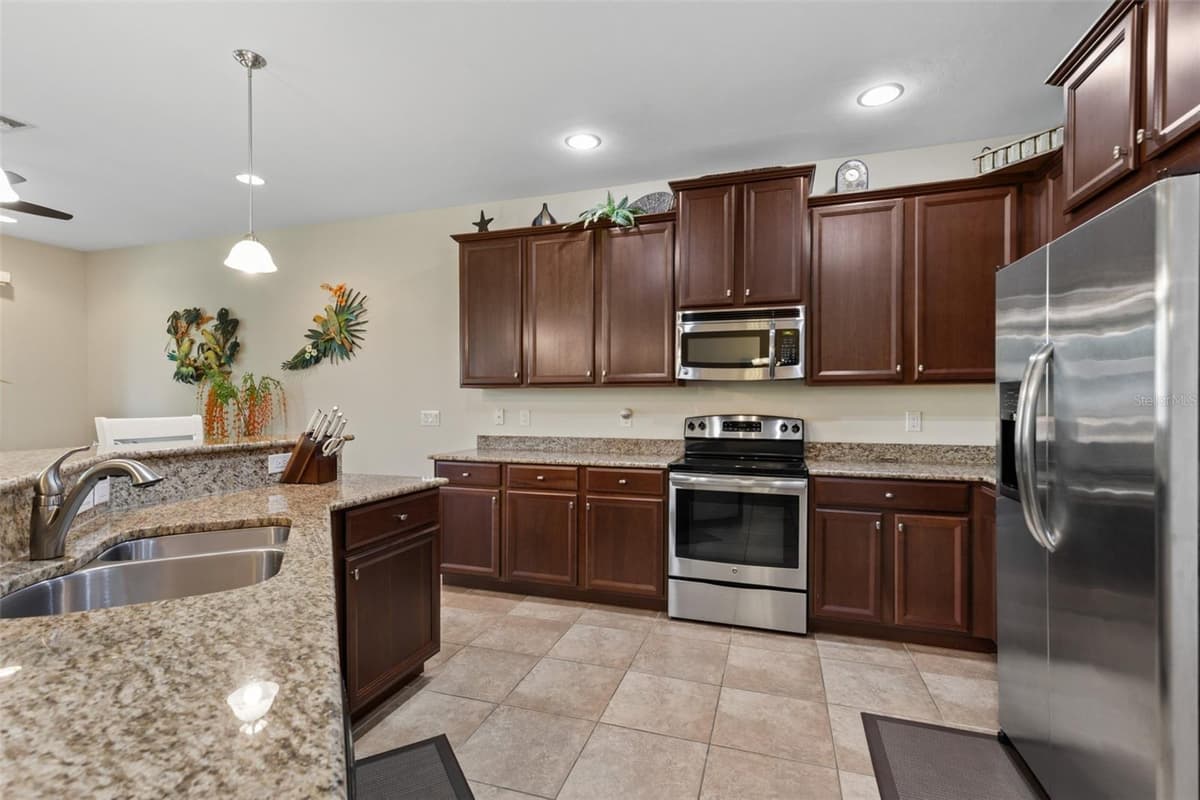 12841 SEASIDE KEY COURT — photo 12 of 34