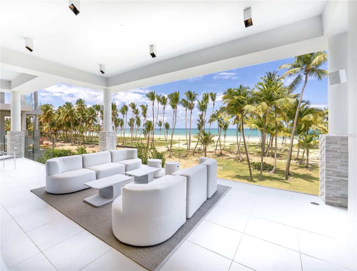 Ocean Drive FOUR SEASONS PRIVATE RESIDENCES — photo 14 of 14