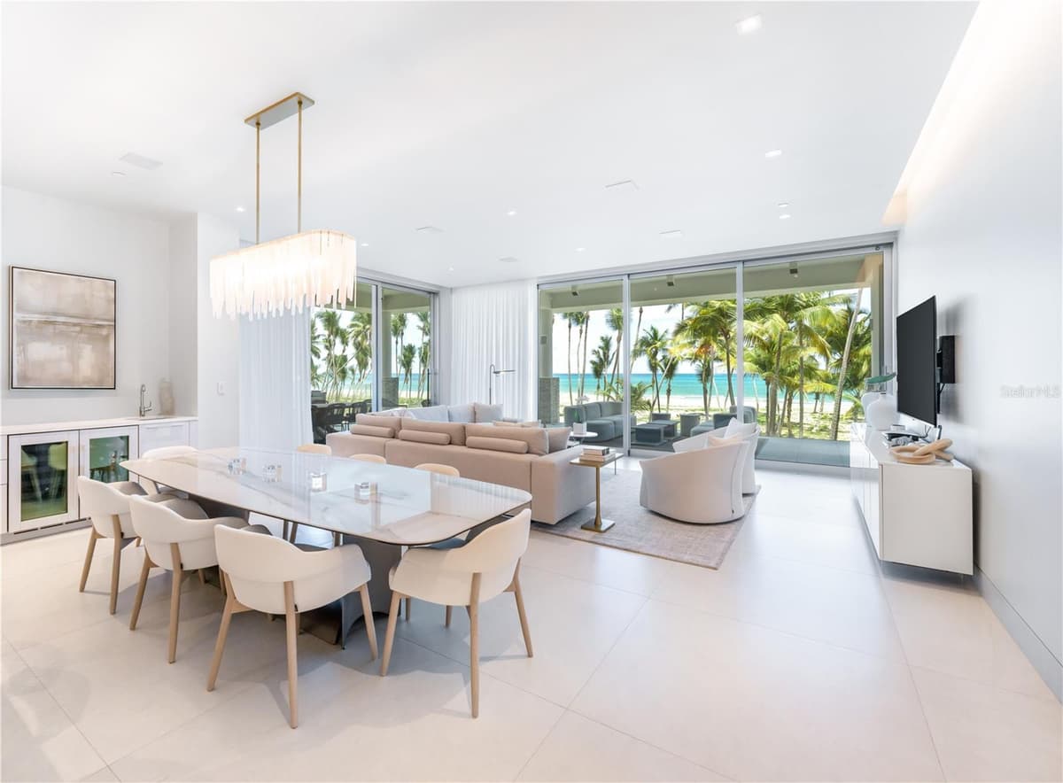 Ocean Drive FOUR SEASONS PRIVATE RESIDENCES — photo 1 of 14