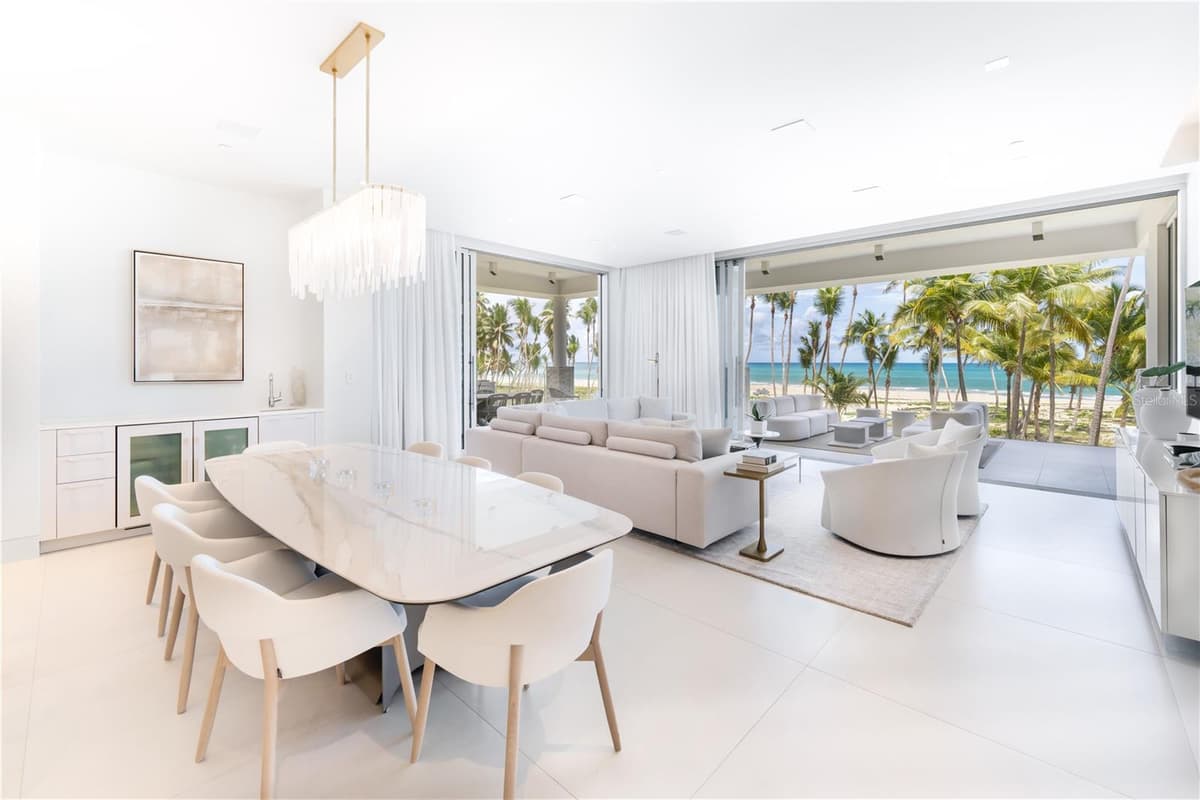 Ocean Drive FOUR SEASONS PRIVATE RESIDENCES — photo 6 of 14