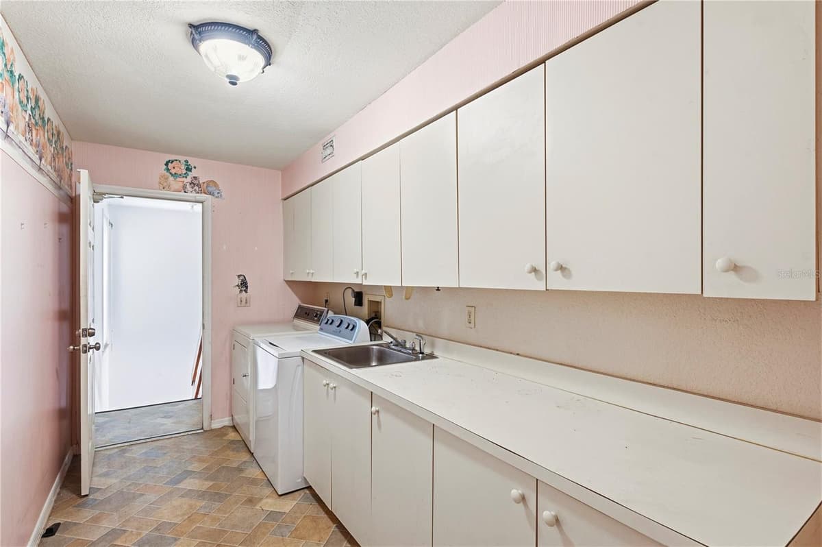 1136 3RD AVENUE — photo 39 of 89