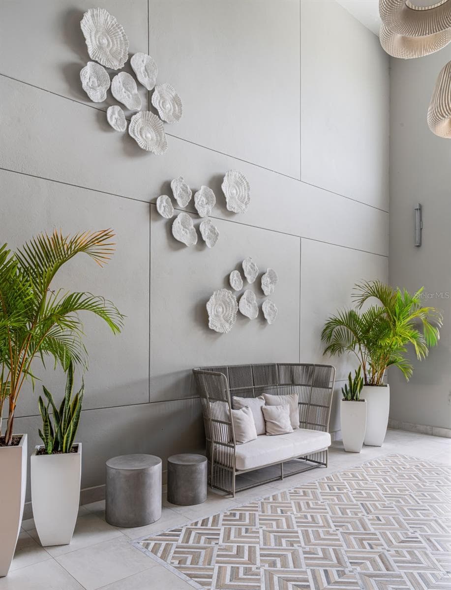 Ocean Drive FOUR SEASONS PRIVATE RESIDENCES — photo 10 of 10