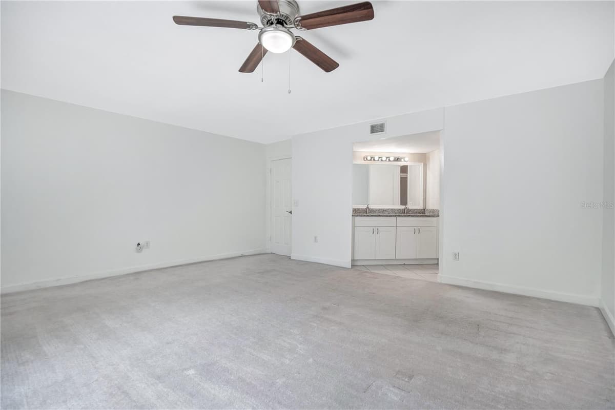 2577 DERBYSHIRE CIRCLE — photo 17 of 37