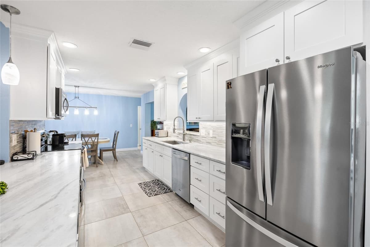 1070 MCCARTY STREET — photo 16 of 59