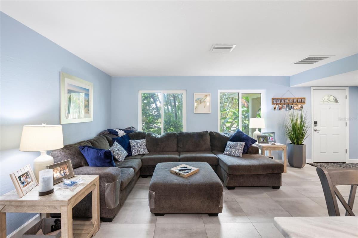 1070 MCCARTY STREET — photo 10 of 59