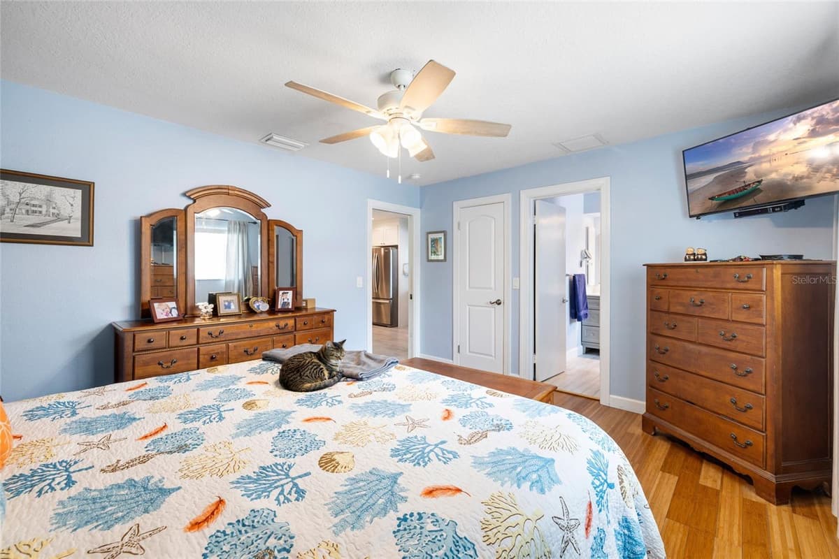 1070 MCCARTY STREET — photo 24 of 59