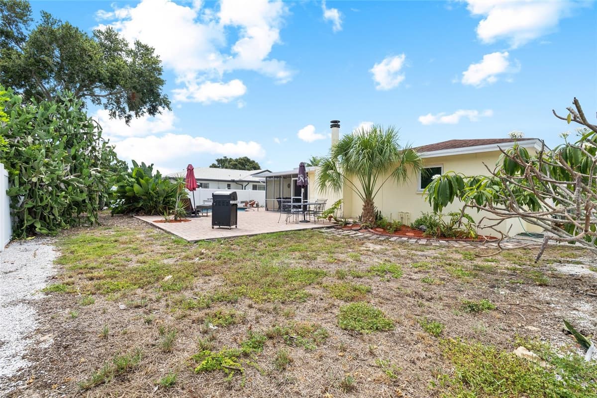 1070 MCCARTY STREET — photo 47 of 59