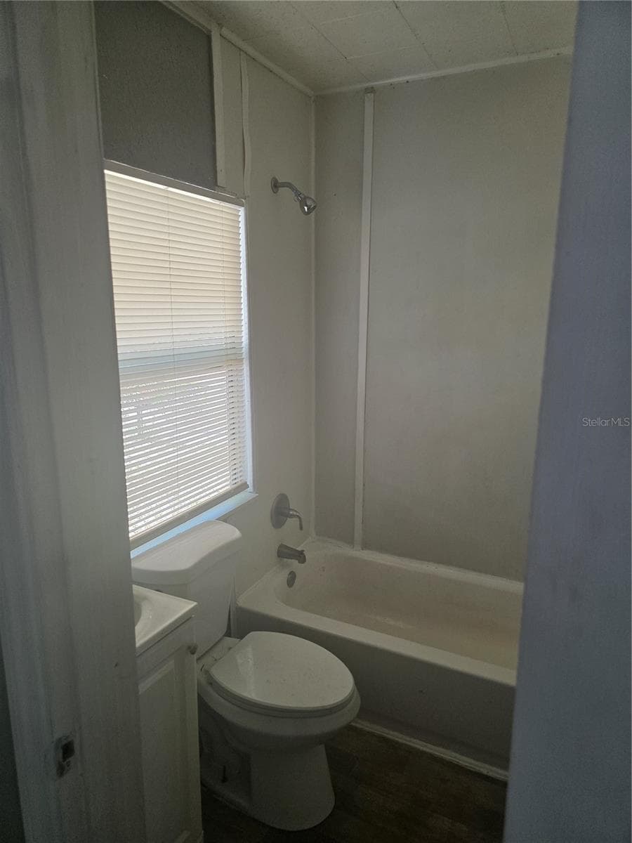 804 29TH STREET — photo 10 of 14