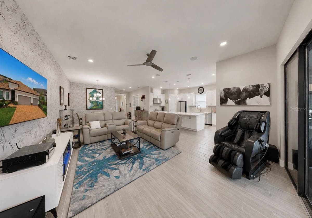 5312 CASERTA COURT — photo 27 of 91