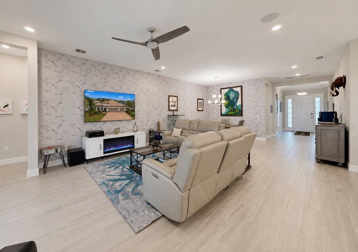 5312 CASERTA COURT — photo 29 of 91