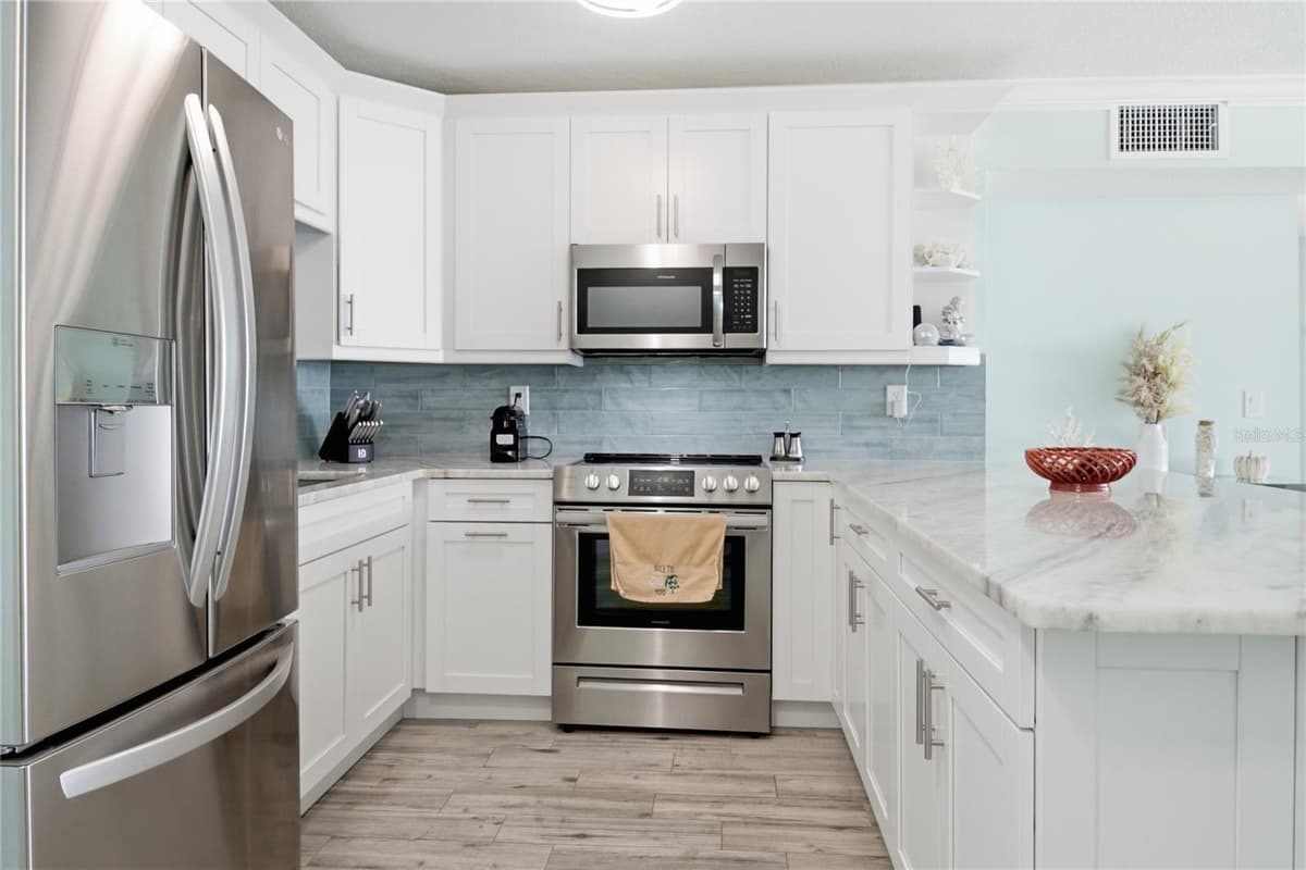 14800 GULF BOULEVARD — photo 12 of 34