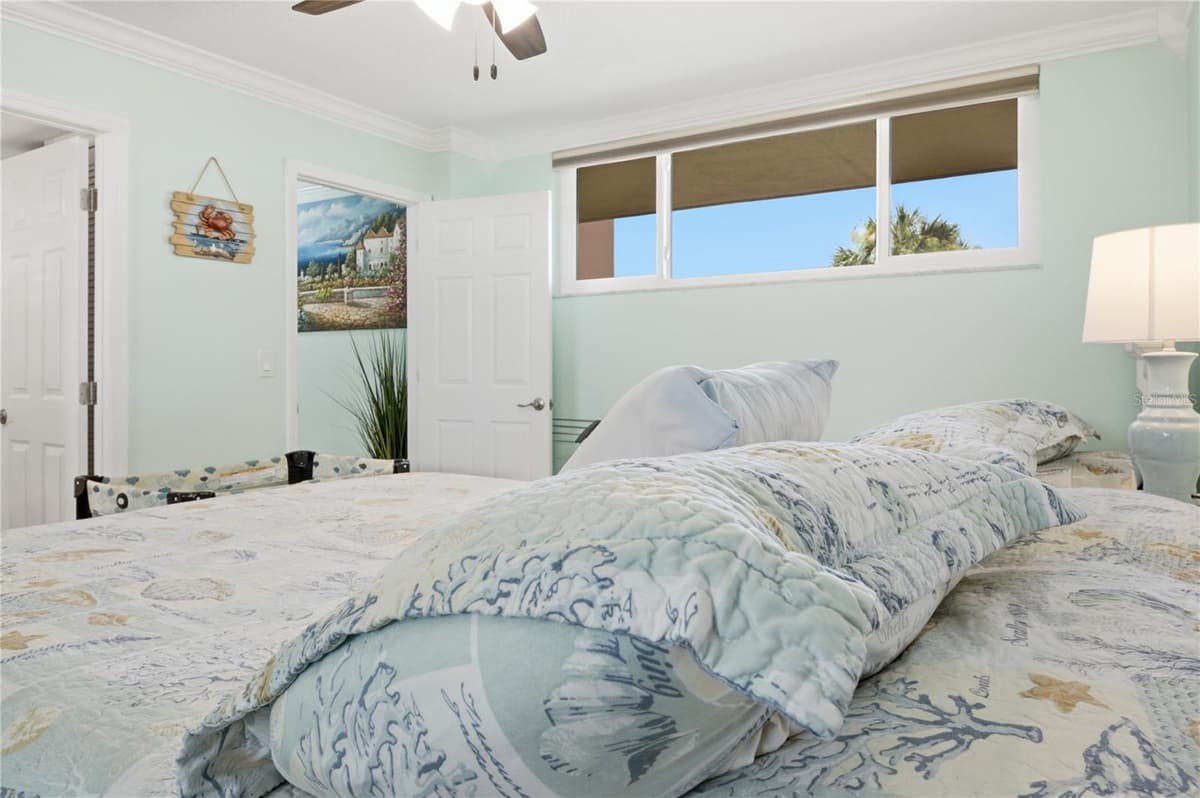 14800 GULF BOULEVARD — photo 15 of 34