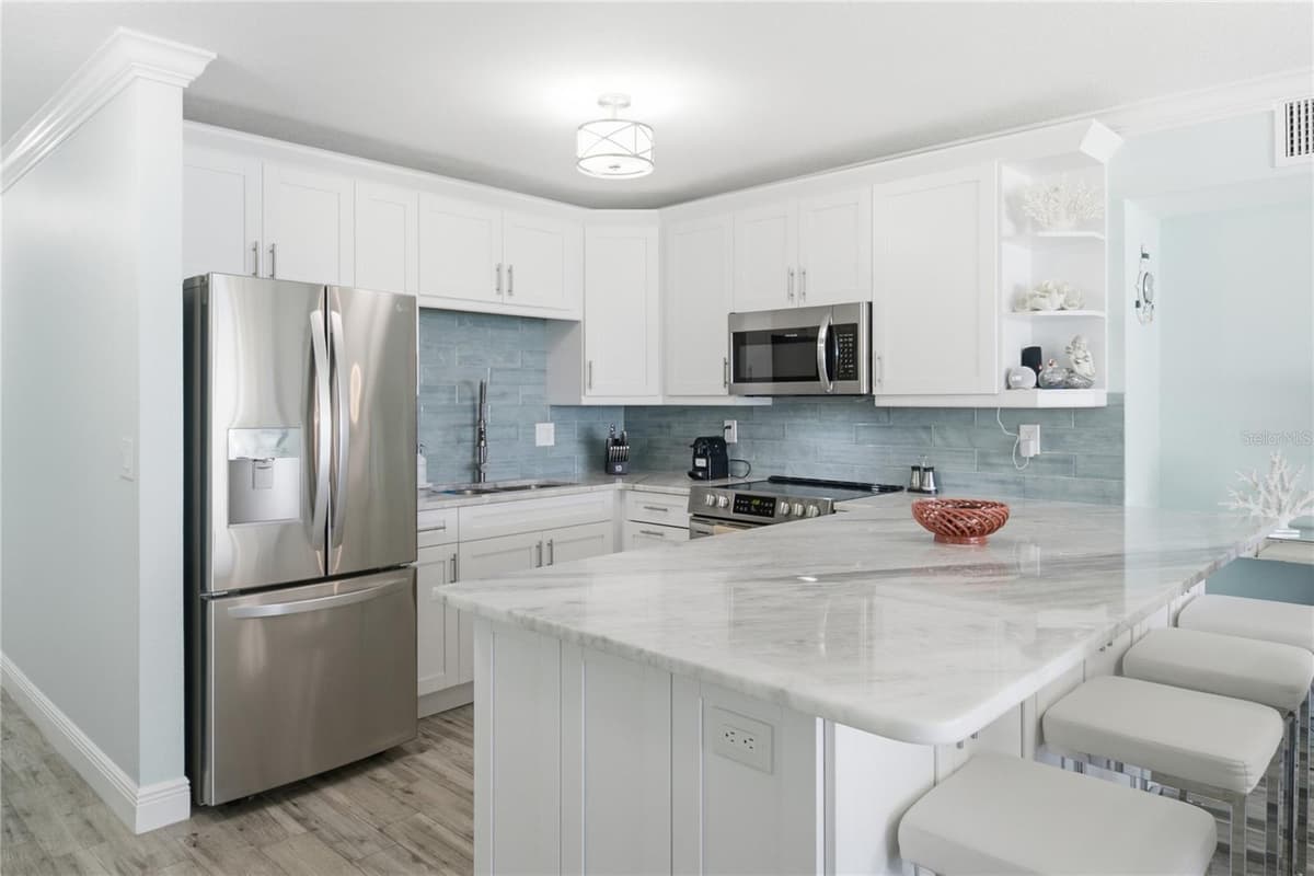 14800 GULF BOULEVARD — photo 10 of 34