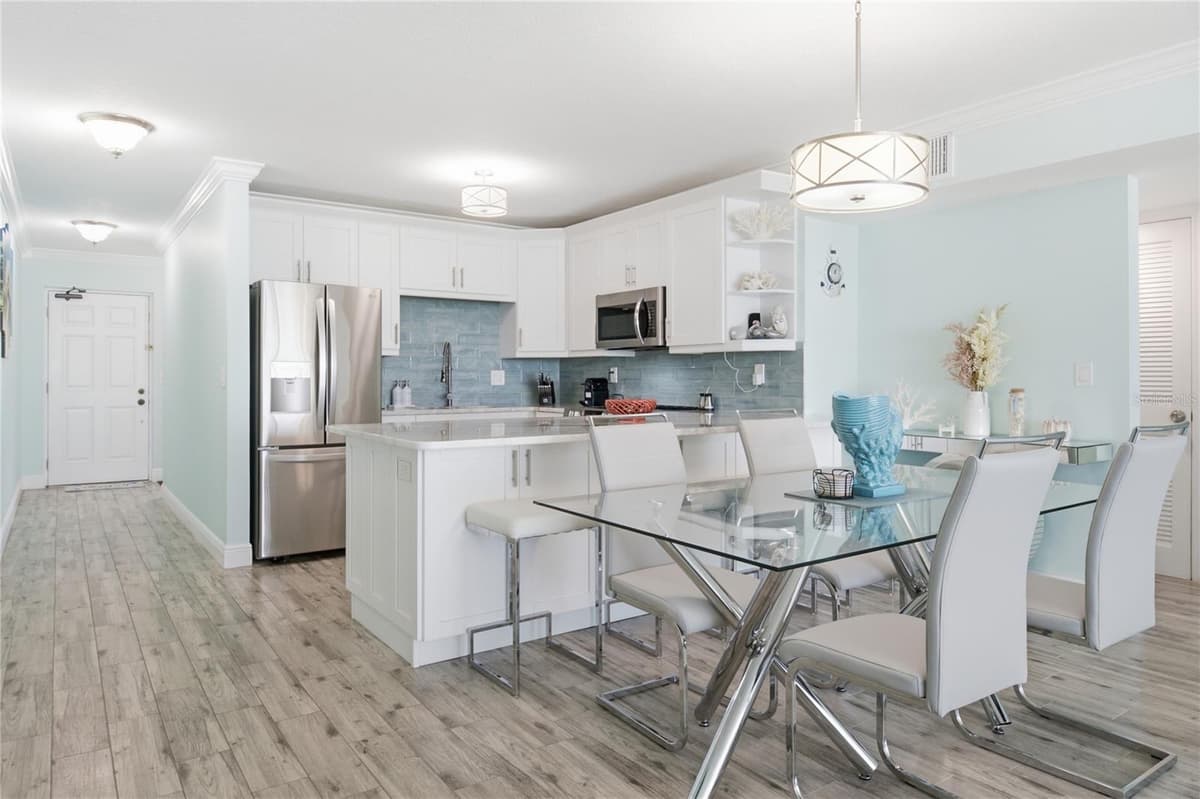 14800 GULF BOULEVARD — photo 9 of 34