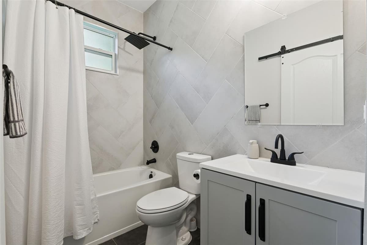 215 SUNRISE BOULEVARD — photo 37 of 61