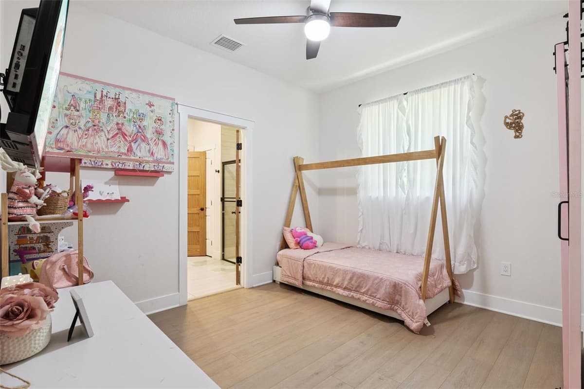 215 SUNRISE BOULEVARD — photo 32 of 61