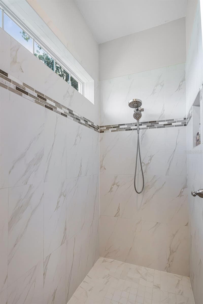 926 JOHN CRESSLER DRIVE — photo 33 of 69