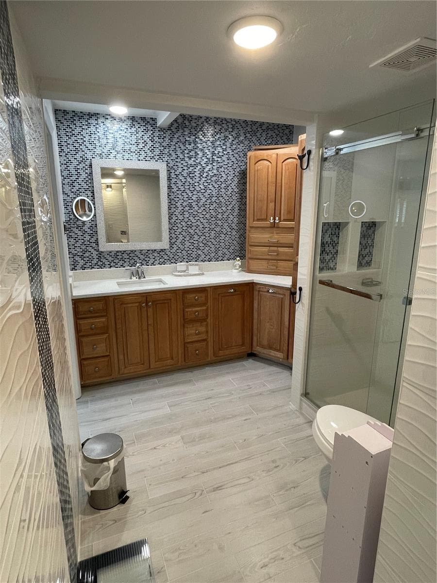 223 COLUMBIA DRIVE — photo 18 of 23