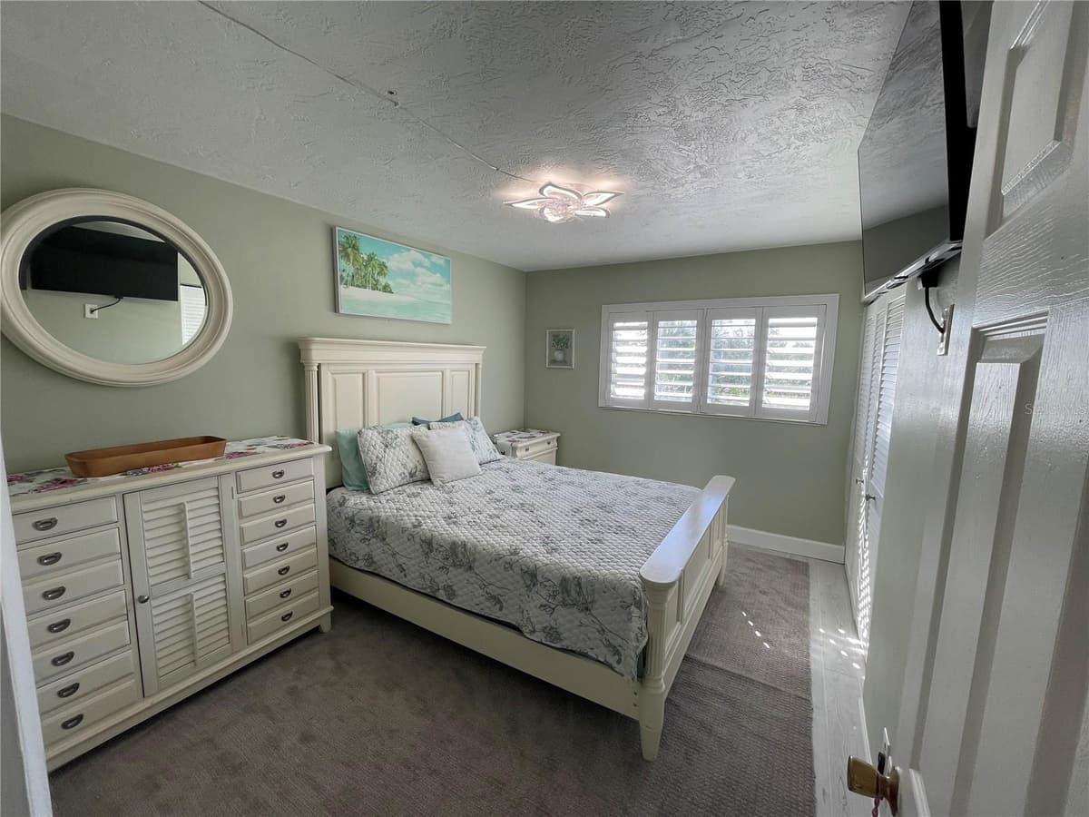 223 COLUMBIA DRIVE — photo 21 of 23