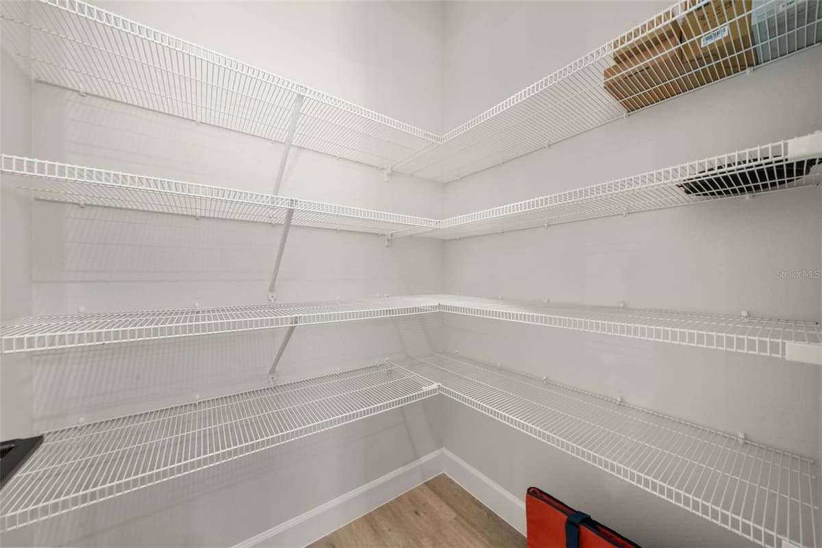 4659 MIGNON DRIVE — photo 16 of 74