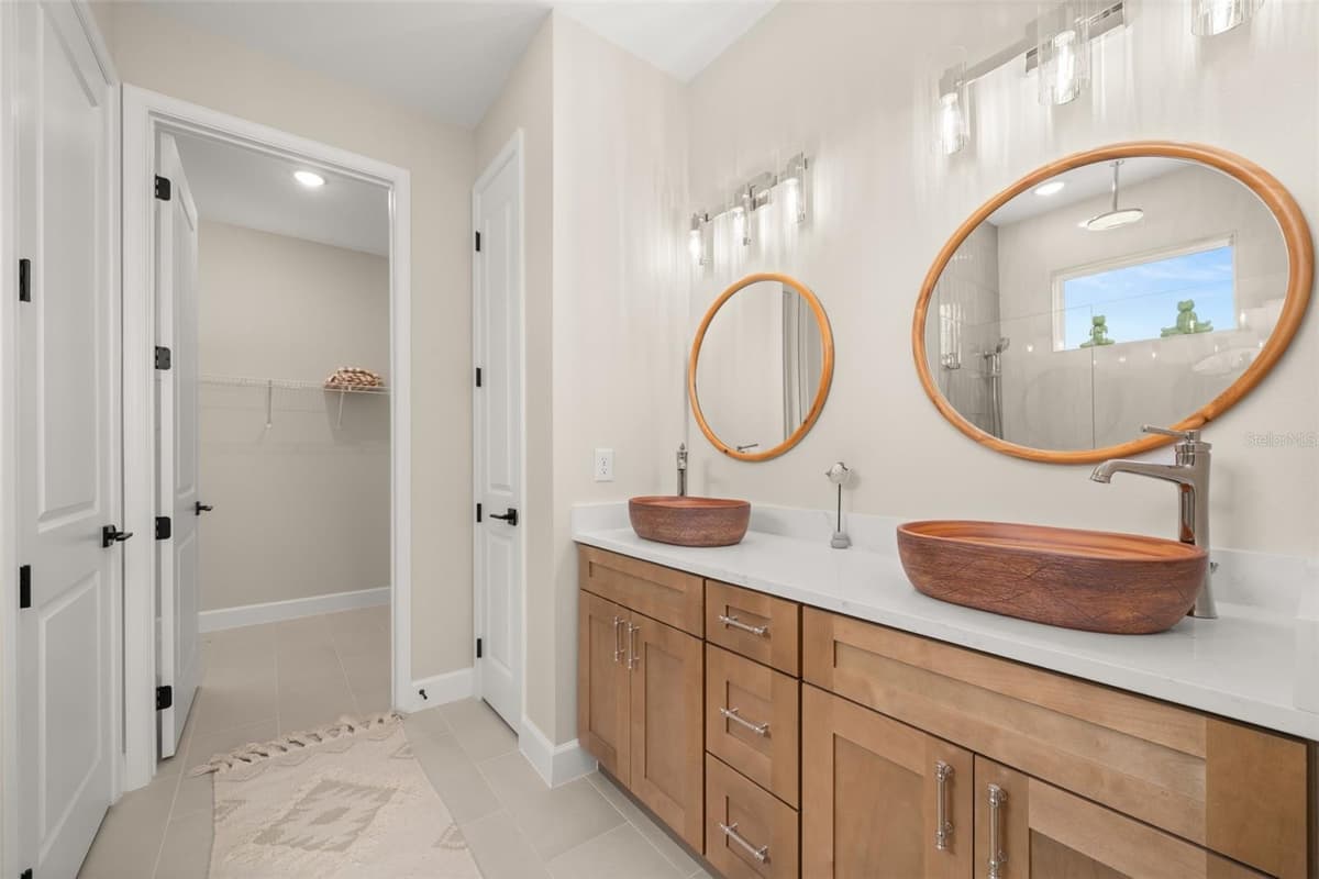 4659 MIGNON DRIVE — photo 33 of 74