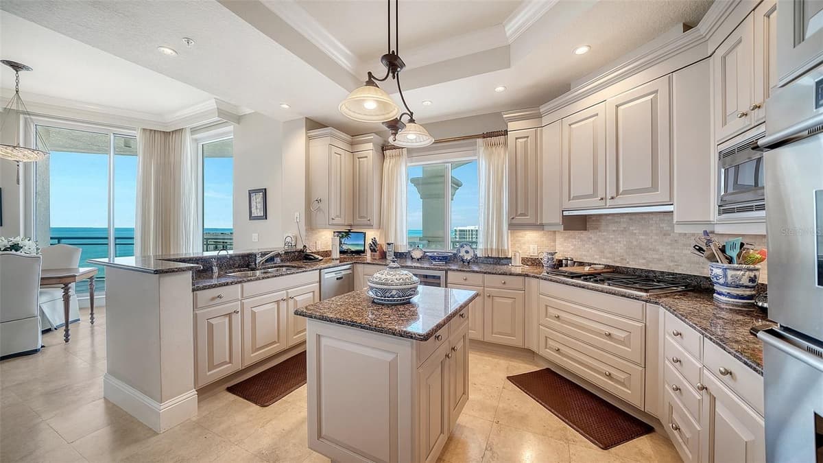 1300 BENJAMIN FRANKLIN DRIVE — photo 44 of 91